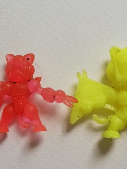 ของเล่น ย้อนยุค ของสะสมเรโทร " ตุ๊กตุ่น แอ๊นท์ 1" Ants ตุ๊กตุ่นยางและพลาสติกหลากสี เหมียวนินจา