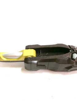 อุปกรณ์แปลงร่าง อุลตร้าแมนไดน่า (รีแฟลชเชอร์)ไม่ใช่DX เป็นงานPG แบบกดแล้วกระเด้งดีดออกเฉยๆไม่มีเสียงและแสง (ย้ำ ไม่ใช่งาน DX) ***มีรอยบ้าง ตามภาพ