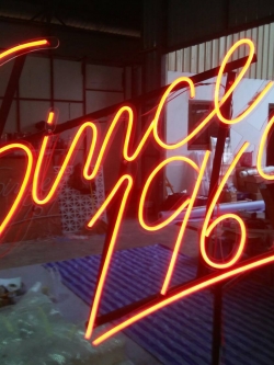 ป้ายไฟนีออนดัด #Since1969 #ไฟนีออนดัดเชียงใหม่