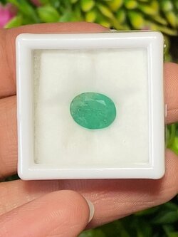 พลอย มรกต Natural Emerald แซมเบีย 2.28 กะรัต (Cts.) พลอยแท้ อัญมณีมงคลประจําวันเกิด เครื่องประดับพลอย