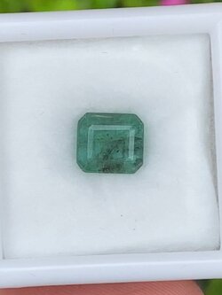 พลอย มรกต Natural Emerald แซมเบีย 1.51 กะรัต (Cts.) พลอยแท้ อัญมณีมงคลประจําวันเกิด เครื่องประดับพลอย