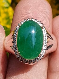หยก พม่า แท้ Jade แหวนหยก 翡翠戒指 (Jadeite ring) 3.39 กะรัต (Cts.) ดิบ Size 59 ไม่ผ่านการปรับปรุง (Type A) พม่า (Myanmar)