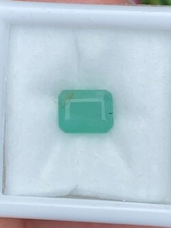 พลอย มรกต Natural Emerald แซมเบีย 1.49 กะรัต (Cts.) พลอยแท้ อัญมณีมงคลประจําวันเกิด เครื่องประดับพลอย