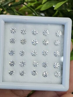 พลอย เพทาย Natural Zircon 6.23 กะรัต (Cts.) 25 เม็ด (Pcs.) พลอยแท้ อัญมณีมงคลประจําวันเกิด เครื่องประดับพลอย