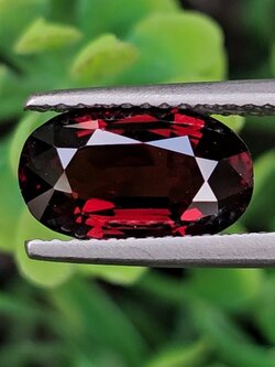 พลอย สปิเนล (Spinel) 2.52 กะรัต (Cts.) ดิบ (Unheated) พลอยแท้ อัญมณีมงคลประจําวันเกิด เครื่องประดับพลอย