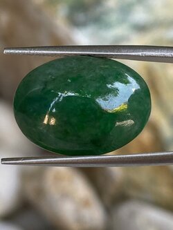 หยกพม่าเจียรนัย (Burmese jade ) 12.66 กะรัต หยกแท้ อัญมณีมงคลประจําวันเกิด เครื่องประดับหยก