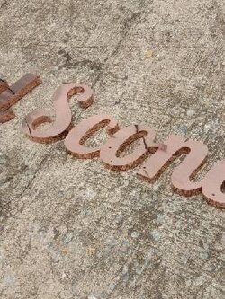 ป้ายอักษรโลหะสีพิ้งค์โกลด์