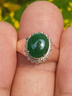หยก พม่า แท้ Jade แหวนหยก 翡翠戒指 (Jadeite ring) 1.26 กะรัต (Cts.) ดิบ (Size) 57 ไม่ผ่านการปรับปรุง (Type A) พม่า (Myanmar)