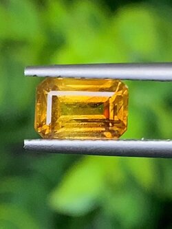 พลอย บุษราคัม Yellow Sapphire 1.34 กะรัต (Cts.) พลอยแท้ อัญมณีมงคลประจําวันเกิด เครื่องประดับพลอย