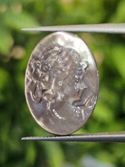 เปลือกหอยมุก แกะสลัก Pearl Shell Carved 3.34 กะรัต (Cts.)