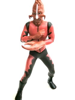 กาชาปอง HG SERIES ชุดสัตว์ประหลาดจากเรื่องคาเมนไรเดอร์1 Masked Rider 1 หรือ ไอ้มดแดงอาละวาด ตัวนี้คือ ซาโซริ โอโตโก(มนุษย์แมงป่อง) จากภาพยนตร์ ตอนที่ 4 ขนาดสูงราว 10 ซม.