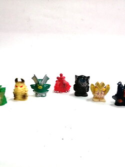 ซอฟสวมนิ้ว สัตว์ประหลาด โดดอนโก้, คูดอน, เกียรอน, เบิร์ดด้อน, เมฟิรัส, บัลตั้น, เซทต้อน ขนาด2นิ้ว สภาพดี มีรอยบ้าง