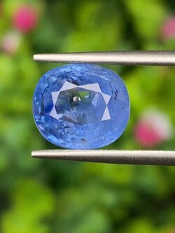 พลอย ไพลิน (Blue Sapphire) 5.18 กะรัต (Cts.) *สีพิเศษ คอร์นฟาวเวอร์ บลู (Cornflower Blue)* พร้อมใบเซอร์ พลอยแท้ อัญมณีมงคลประจําวันเกิด เครื่องประดับพลอย