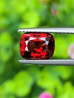 พลอย สปิเนล (Spinel) 2.18 กะรัต (Cts.) ดิบ (Unheated) พลอยแท้ อัญมณีมงคลประจําวันเกิด เครื่องประดับพลอย