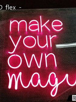 ป้ายไฟนีออนดัด แสงสีชมพู