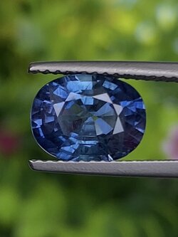 ไพลิน (Blue Sapphire) 2.95 กะรัต (Cts.) พร้อมใบเซอร์ พลอยแท้ อัญมณีมงคลประจําวันเกิด เครื่องประดับพลอย