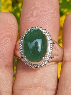 หยก พม่า แท้ Jade แหวนหยก 翡翠戒指 (Jadeite ring) 4.47 กะรัต (Cts.) (Size) 60 ดิบ ไม่ผ่านการปรับปรุง (Type A) พม่า (Myanmar)