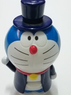 ของสะสมโดเรม่อน โดราเอม่อนใส่เสื้อญี่ปุ่นสีน้ำเงินพร้อมหมวก