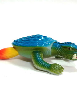 ซอฟ 4 นิ้ว TOMY DAIEI (โทมี่ ไดเอะ)ซอฟทำเลียนแบบของเก่า สัตว์ประหลาด กาเมร่า ท่าบินติดไอพ่นจรวด สีฟ้าเขียว จรวดเหลืองส้ม สภาพดี งานเก่าหายาก