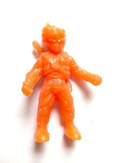 ตุ๊กตุ่นแข็ง ทรังค์ สีส้มสะท้อนแสง ขนาด 3.5 นิ้ว จากเรื่อง ดราก้อนบอลล์ เก่าตามสภาพ ครบสมบูรณ์ไม่ชำรุด