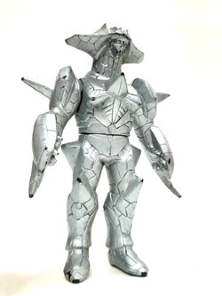 ซอฟ 4 - 4.5 นิ้ว หุ่นยนต์โกแซม จากอุลตร้าแมน เมบิอุส มือสอง มีรอยหลายที่ พิจารณาก่อนซื้อ