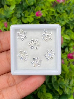 พลอย ขาว ไวท์ แซฟไฟร์ White Sapphire 42 เม็ด 4.91กะรัต (Cts.) พลอยแท้ อัญมณีมงคลประจําวันเกิด เครื่องประดับพลอย