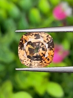 พลอย เพทาย Natural Zircon 4.50 กะรัต (Cts.) พลอยแท้ อัญมณีมงคลประจําวันเกิด เครื่องประดับพลอย