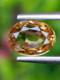 พลอย เพทาย Natural Zircon 2.82 กะรัต (Cts.) พลอยแท้อัญมณีมงคล ประจําวันเกิด เครื่องประดับพลอย