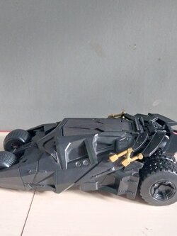 มีหลายภาพ #รถแบทแมน #Batmobile Tumbler จากภาพยนตร์เรื่อง The Dark Knight Rises ซึ่งผลิตโดย Mattel ในปี 2008