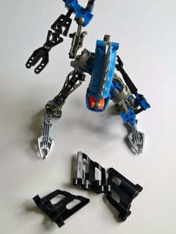 ขายชุดตัวต่อพลาสติกเสริมทักษะ แยกได้ทุกชิ้นส่วนและสามารถประกอบเป็นอะไรก็ได้ตามใจนึก สีฟ้า