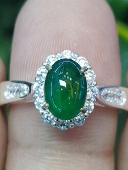 หยก พม่า แท้ Jade แหวนหยก (jadeite) 1.38 กะรัต (Cts.) ดิบ (Size) 60 ไม่ผ่านการปรับปรุง (Type A) พม่า (Myanmar)