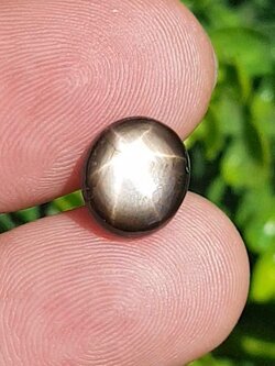 พลอย แบล็ค สตาร์ แซฟไฟร์ Black Star Sapphire 6.88 กะรัต (Cts.) ดิบ Unheated พลอยแท้ อัญมณีมงคลประจําวันเกิด เครื่องประดับพลอย