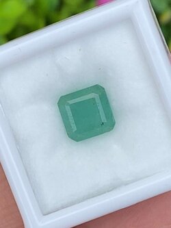 พลอย มรกต Natural Emerald แซมเบีย 2.39 กะรัต (Cts.) พลอยแท้ อัญมณีมงคลประจําวันเกิด เครื่องประดับพลอย