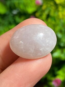 หยกพม่าเจียรนัย (Burmese jade ) 18.81 กะรัต หยกพม่า (jadeite) พลอยแท้ อัญมณีมงคลประจําวันเกิด เครื่องประดับพลอย