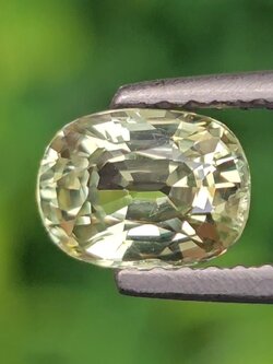 พลอย บุษราคัม yellow sapphire 1.14 กะรัต (Cts.) ดิบ (Unheated) พร้อมใบเซอร์ พลอยแท้ อัญมณีมงคลประจําวันเกิด เครื่องประดับพลอย