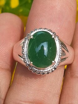 หยก พม่า แท้ Jade แหวนหยก 翡翠戒指 (Jadeite ring) 3.52 กะรัต (Cts.) (Size) 59 ดิบ ไม่ผ่านการปรับปรุง (Type A) พม่า (Myanmar)