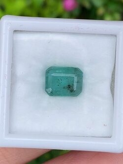 พลอย มรกต Natural Emerald แซมเบีย 2.21 กะรัต (Cts.) พลอยแท้ อัญมณีมงคลประจําวันเกิด เครื่องประดับพลอย