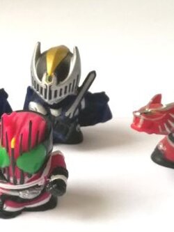 ของเล่น ของสะสมมาส์คไรเดอร์ ตุ๊กตาสวมนิ้ว รวมไรเดอร์เฮเซย์ มี 4 ตัว ไรเดอร์ริวคิ /ไรเดอร์ไนท์2ตัว/ไรเดอร์ไรอา /ฟรเดอร์ดีเคท ขายยกชุด 5ตัว