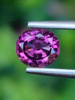 พลอย โรโดไลต์ กาเน็ท Rhodolite Garnet 1.07 กะรัต Cts.พลอยแท้ อัญมณีมงคลประจําวันเกิด เครื่องประดับพลอย