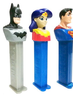 ของสะสมดีซีฮีโร่ กล่องใส่ขนมเพซ :-แบทแมน ,วันเดอร์วูแม่น,ซูปเปอร์แมน Pez dispenser DC Hero Collection: :Batman, Wonder Woman , Superman***ไม่มีขนม มีตำหนิตามภาพ