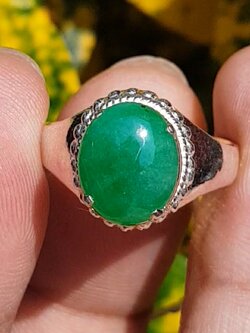 หยก พม่า แท้ Jade แหวนหยก 翡翠戒指 (Jadeite ring) 1.93 กะรัต (Cts.) (Size) 59ดิบ ไม่ผ่านการปรับปรุง (Type A) พม่า (Myanmar)