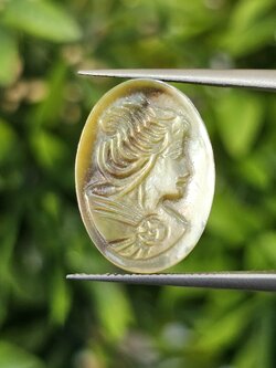 เปลือกหอยมุก แกะสลัก Pearl Shell Carved 3.52 กะรัต (Cts.)