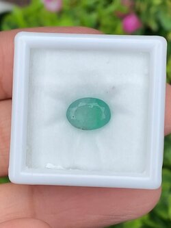 พลอย มรกต Natural Emerald แซมเบีย 1.42 กะรัต (Cts.) พลอยแท้ อัญมณีมงคลประจําวันเกิด เครื่องประดับพลอย