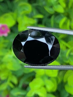 พลอย นิล แบล็ค สปิเนล (Black Spinel) 18.90 กะรัต (Cts.) พลอยแท้ อัญมณีมงคลประจําวันเกิด เครื่องประดับพลอย