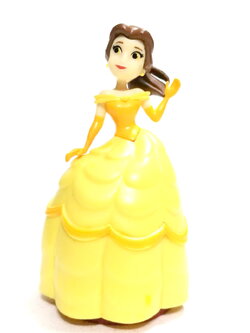 ฟิกเกอร์ยางตัน กระโปรงพลาสติกโปร่ง เบลล์ จากเรื่อง โฉมงามกับเจ้าชายอสูร หนึ่งในเจ้าหญิงดีสนีย์ สภาพดี มีรอยบ้าง ขนาดราว 4-4.5นิ้ว