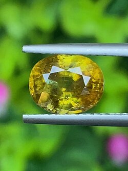 พลอย สฟีน Natural Sphene 2.07 กะรัต (Cts.) ดิบ (Unheated) พลอยแท้ อัญมณีมงคลประจําวันเกิด เครื่องประดับพลอย