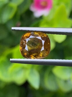 พลอย สฟีน Natural Sphene 2.45 กะรัต (Cts.) ดิบ (Unheated) พลอยแท้ อัญมณีมงคลประจําวันเกิด เครื่องประดับพลอย