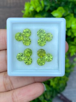 พลอย เพอริดอต Peridot 11.49 กะรัต (Cts.) 10 เม็ด (pcs.) พลอยแท้ อัญมณีมงคลประจําวันเกิด เครื่องประดับพลอย