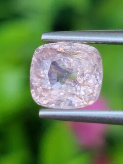 พลอย สปิเนล (Spinel) 1.41 กะรัต (Cts.) ดิบ (Unheated) พลอยแท้ อัญมณีมงคลประจําวันเกิด เครื่องประดับพลอย
