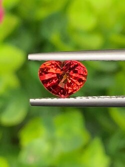 พลอย ทับทิม ซองเจีย (Songea Ruby Sapphire) 1.02 กะรัต (Cts.) พร้อมใบเซอร์ พลอยแท้ อัญมณีมงคลประจําวันเกิด เครื่องประดับพลอย